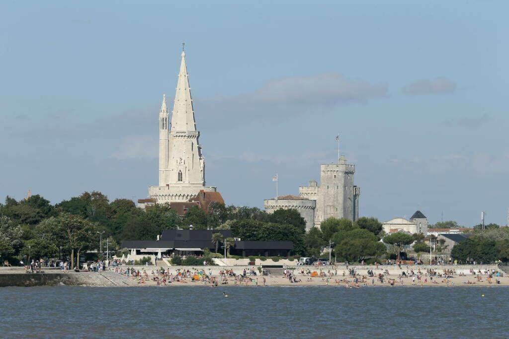 Appartement avec cour privée Centre ville Classé 4 étoiles La Rochelle  Esterno foto