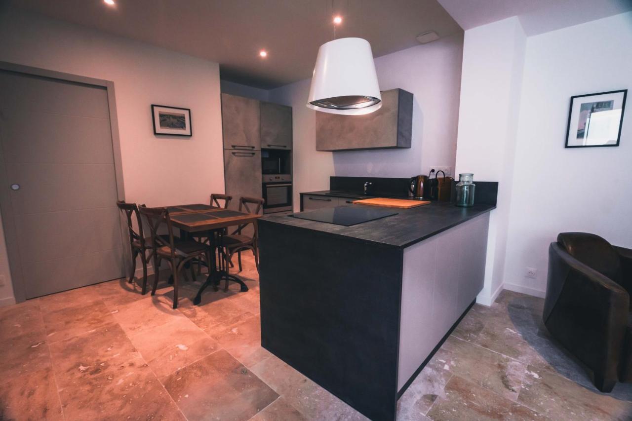 Appartement avec cour privée Centre ville Classé 4 étoiles La Rochelle  Esterno foto